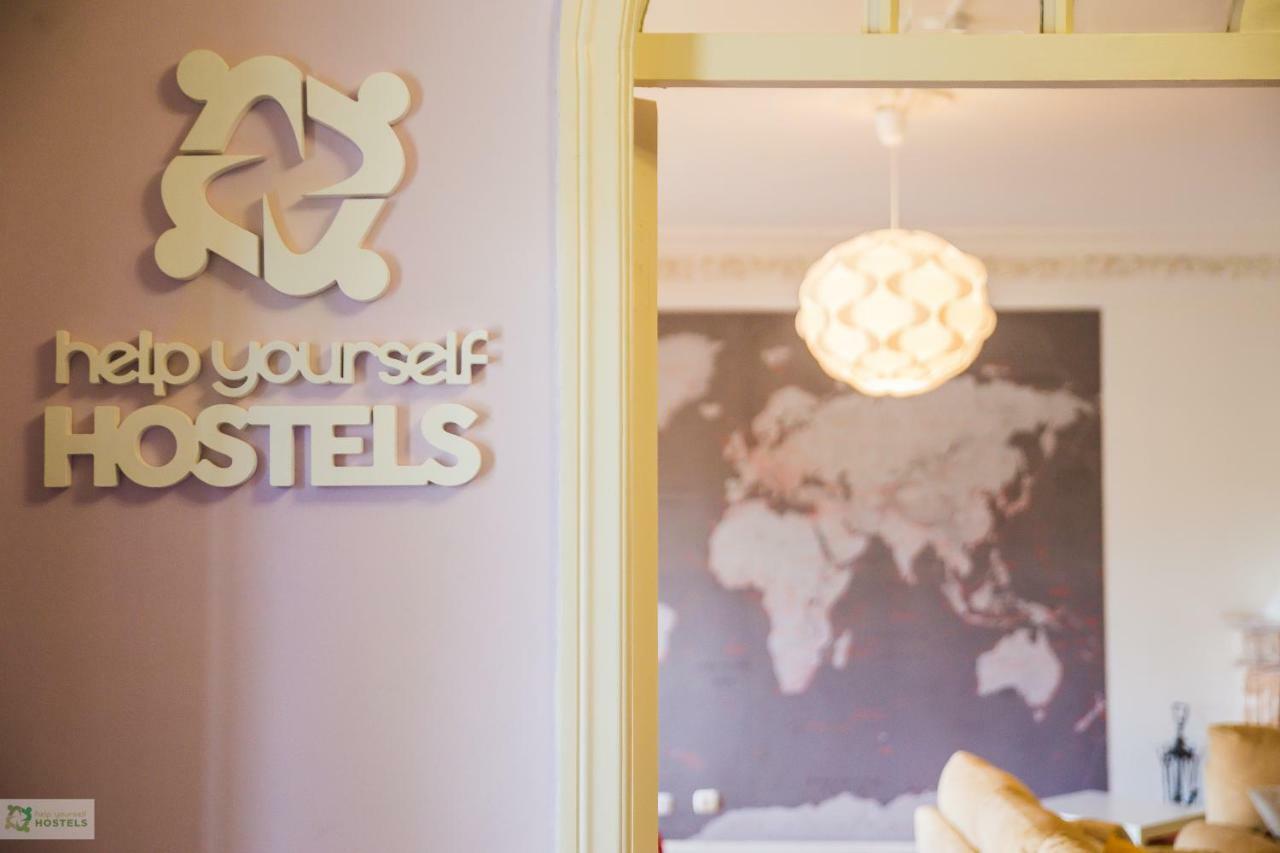 Help Yourself Hostels - Carcavelos Coast ภายนอก รูปภาพ
