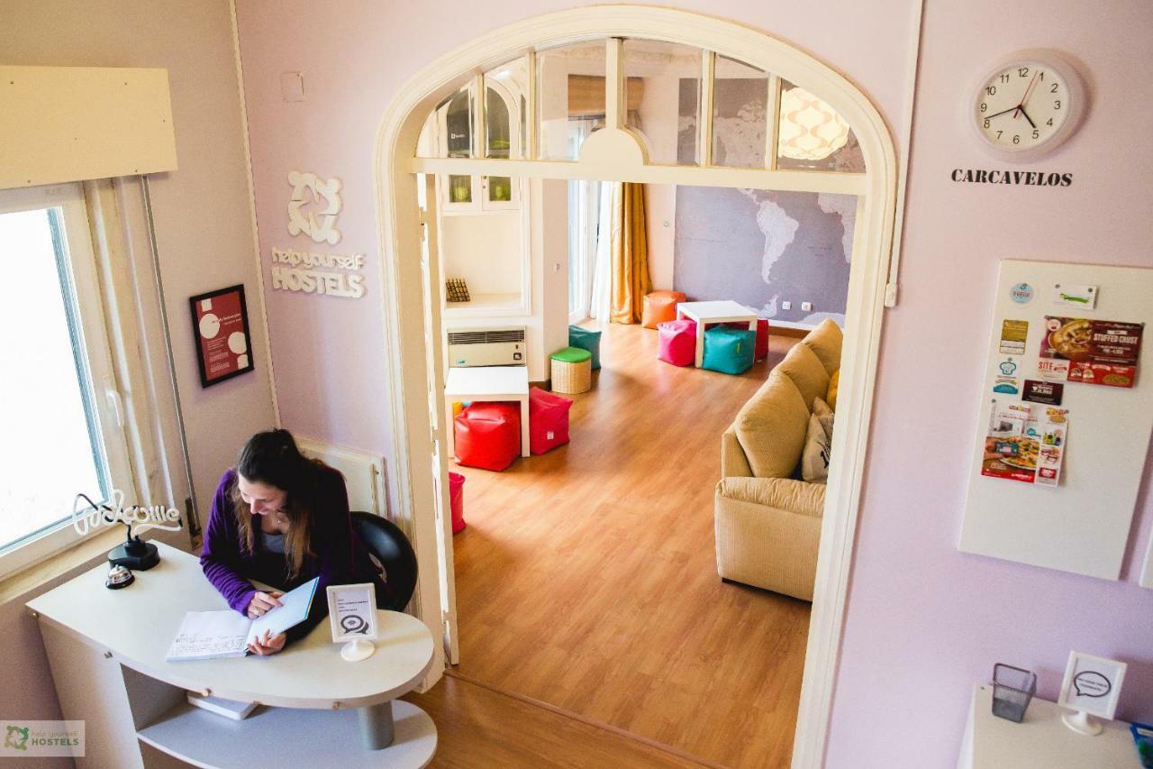 Help Yourself Hostels - Carcavelos Coast ภายนอก รูปภาพ
